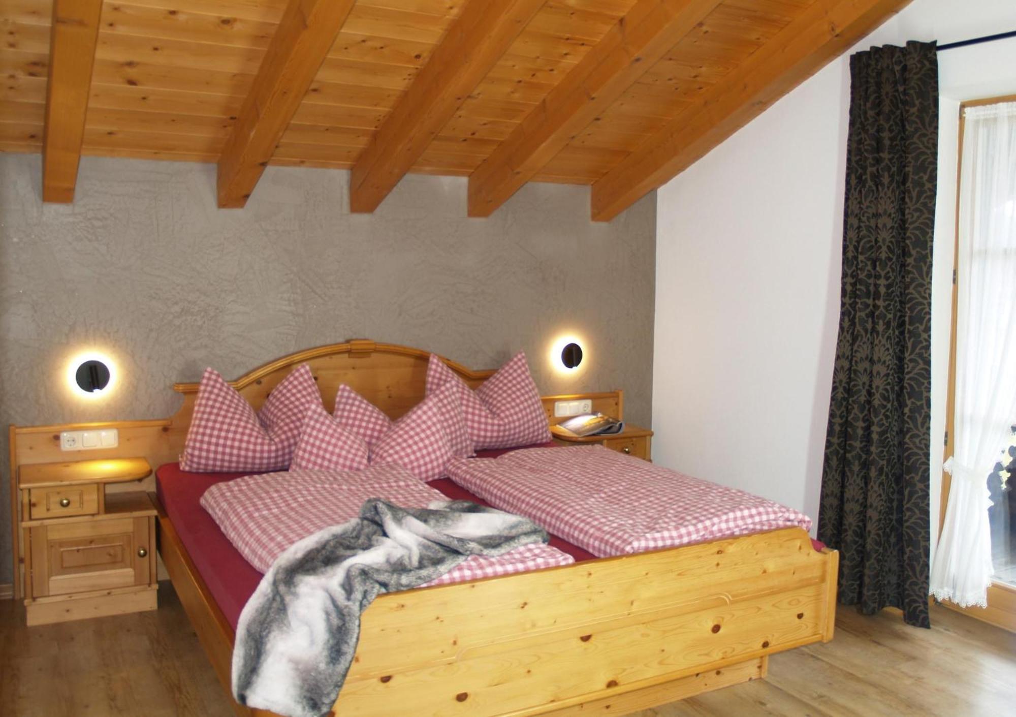 Gaestehaus Alpenparadies Krün Esterno foto
